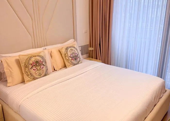 View Royal 2 Bedrooms Panoramic Balcony *