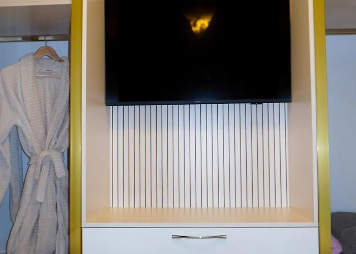 View Royal 2 Bedrooms Panoramic Balcony *