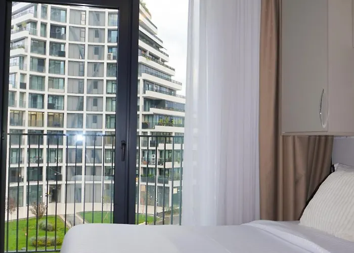 View Royal 2 Bedrooms Panoramic Balcony * Tirana