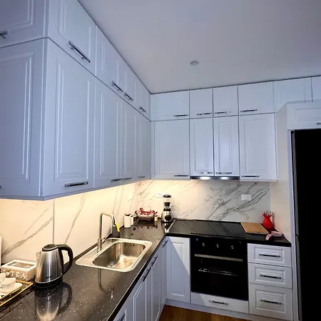 View Royal 2 Bedrooms Panoramic Balcony * Tirana