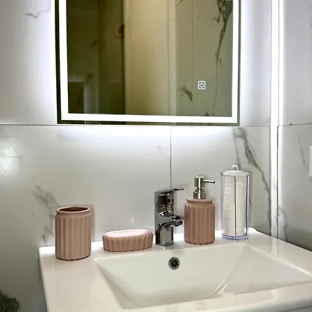 View Royal 2 Bedrooms Panoramic Balcony * Tirana