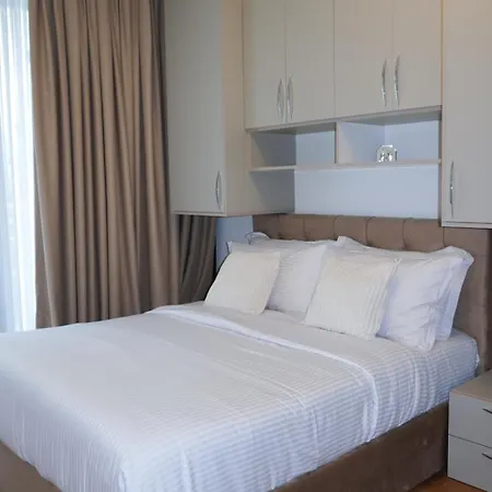 View Royal 2 Bedrooms Panoramic Balcony *