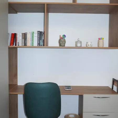 View Royal 2 Bedrooms Panoramic Balcony