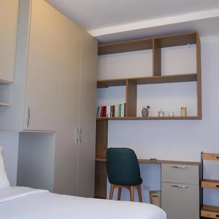 View Royal 2 Bedrooms Panoramic Balcony