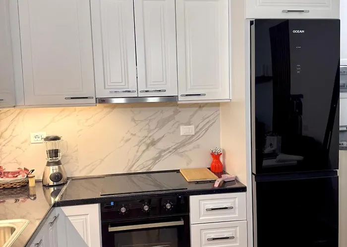 View Royal 2 Bedrooms Panoramic Balcony شقة *