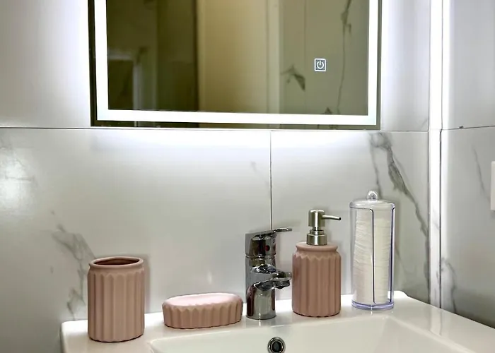 View Royal 2 Bedrooms Panoramic Balcony * تيرانا