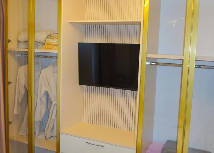 View Royal 2 Bedrooms Panoramic Balcony شقة *